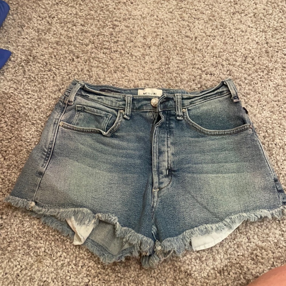 MCQUIRE JEAN SHORTS MID RISE 24